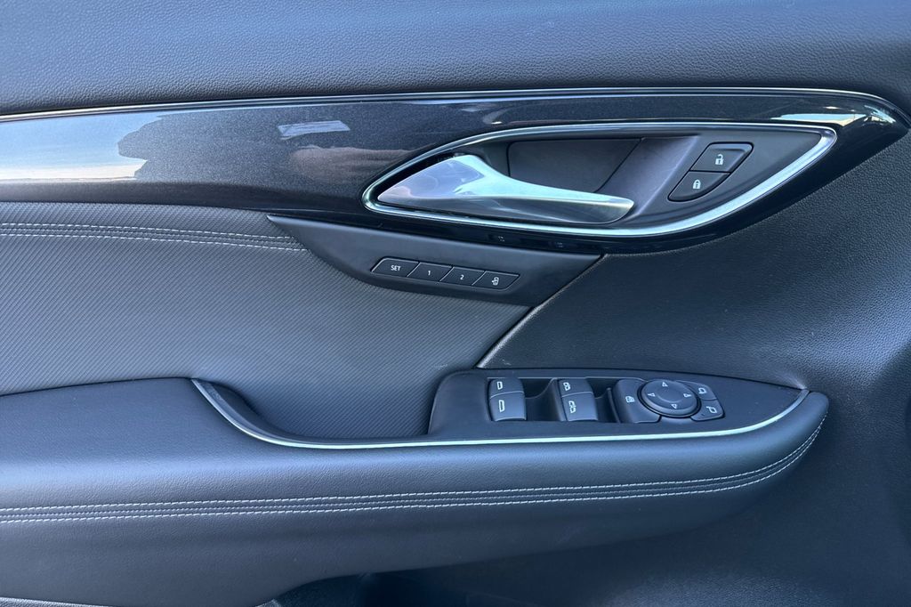 used 2025 Buick Envision car, priced at $28,955