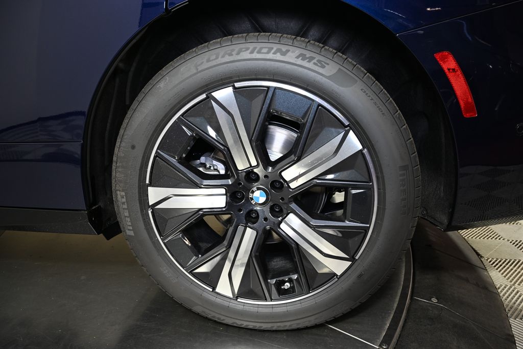 Thumbnail: 2026 BMW iX - 12