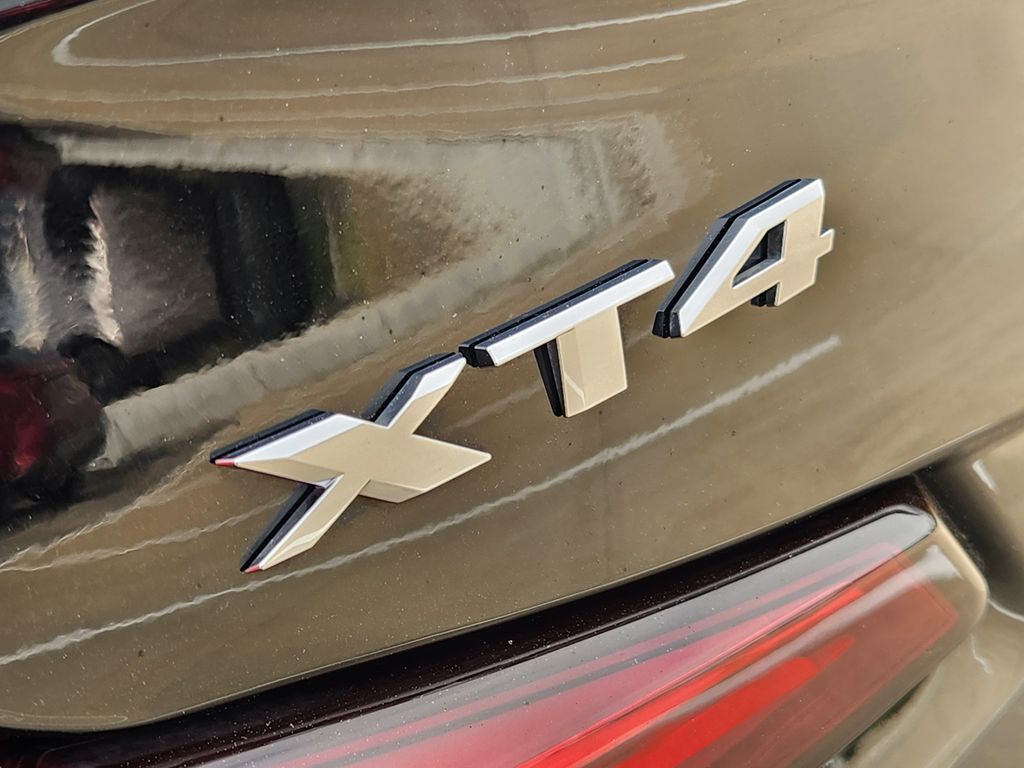 2021 Cadillac XT4 Luxury - 11