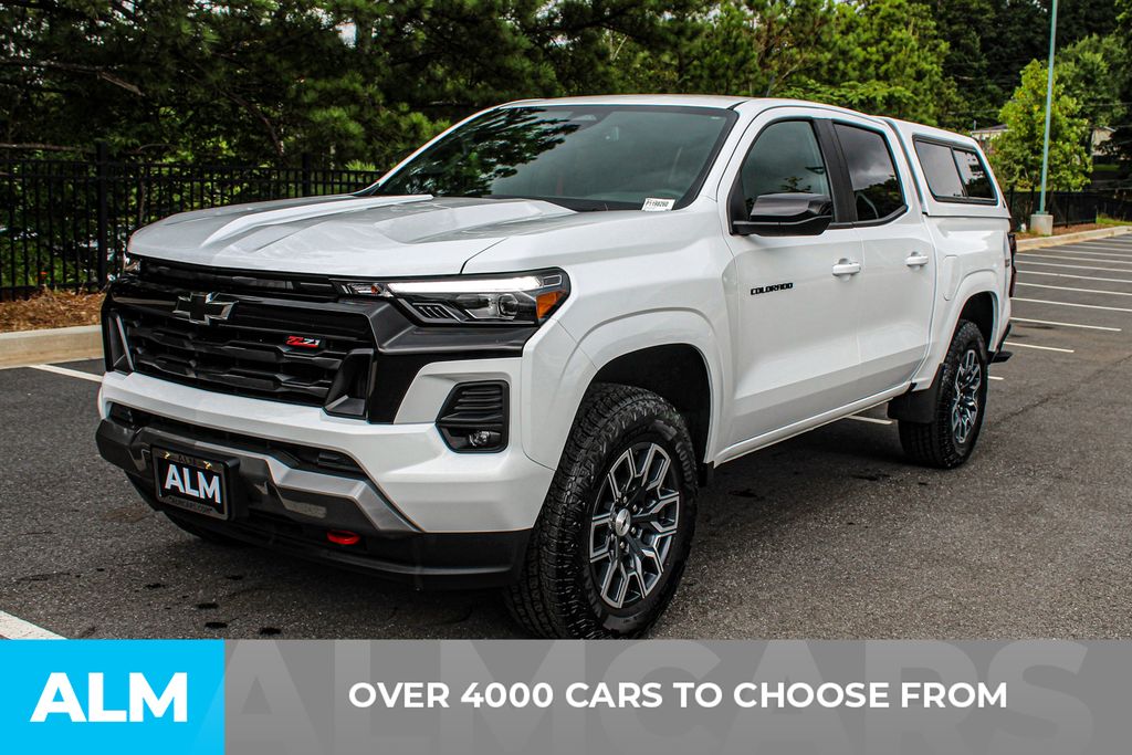 Used 2023 White Chevrolet Z71 image 3