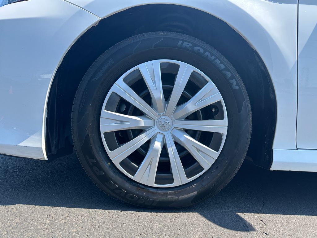 2021 Toyota Camry Hybrid LE