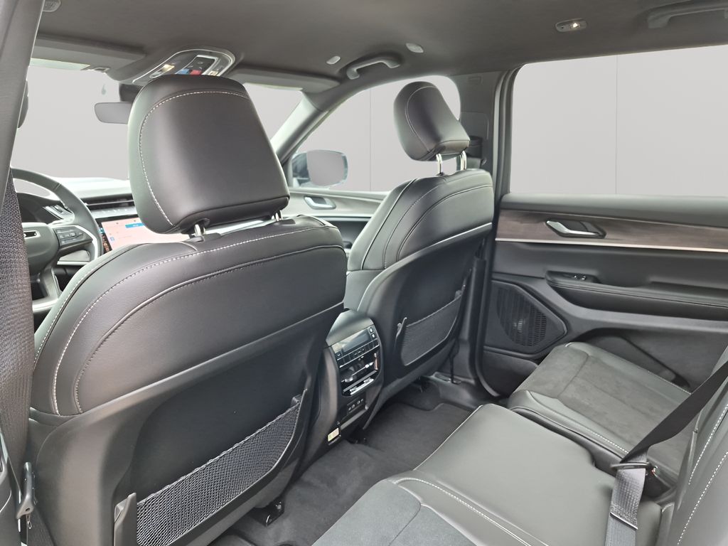 New 2026 White/off-white Jeep Laredo image 18