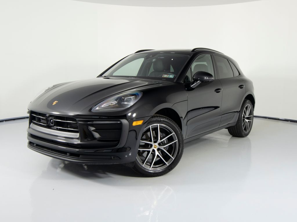 Black 2026 Porsche Macan SUV / Crossover 7-Speed Automatic