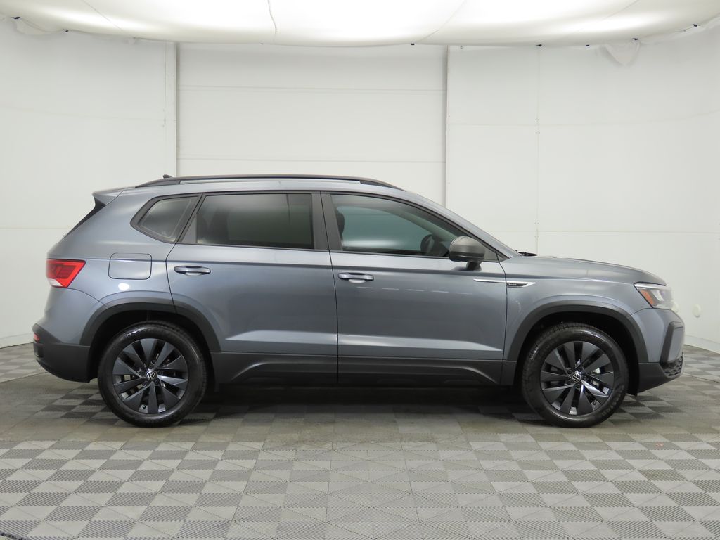 2022 Volkswagen Taos S 5