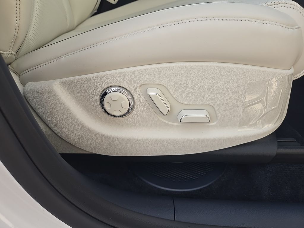 Thumbnail: 2026 Genesis GV80 - 19