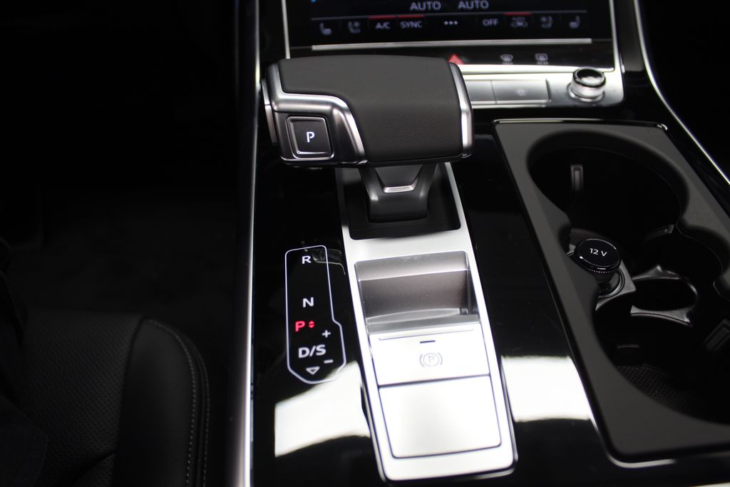 Thumbnail: 2026 Audi Q7 - 16