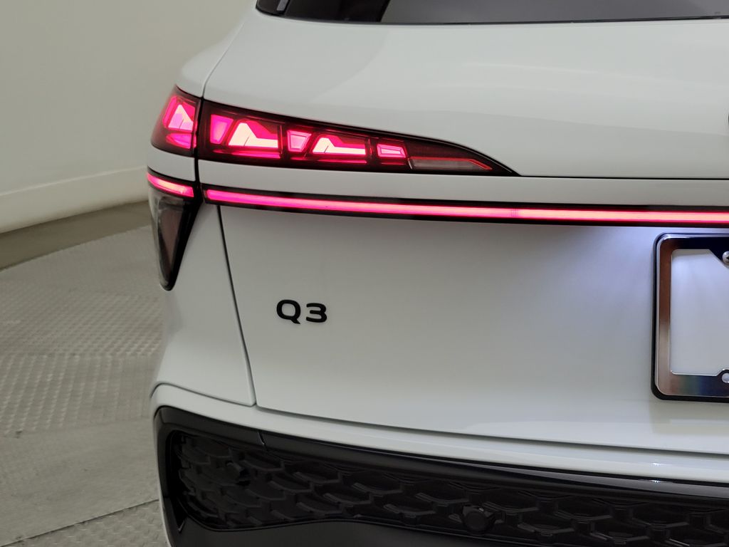 Thumbnail: 2026 Audi Q3 - 9