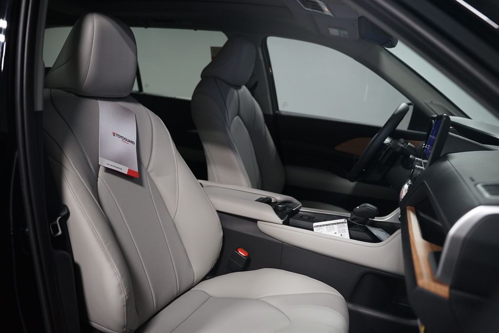 Thumbnail: 2026 Toyota Grand Highlander - 15