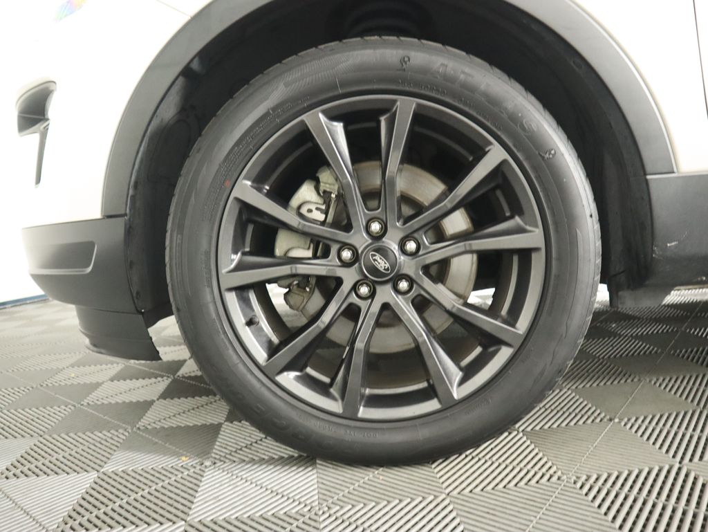 Thumbnail: 2019 Ford Explorer - 30