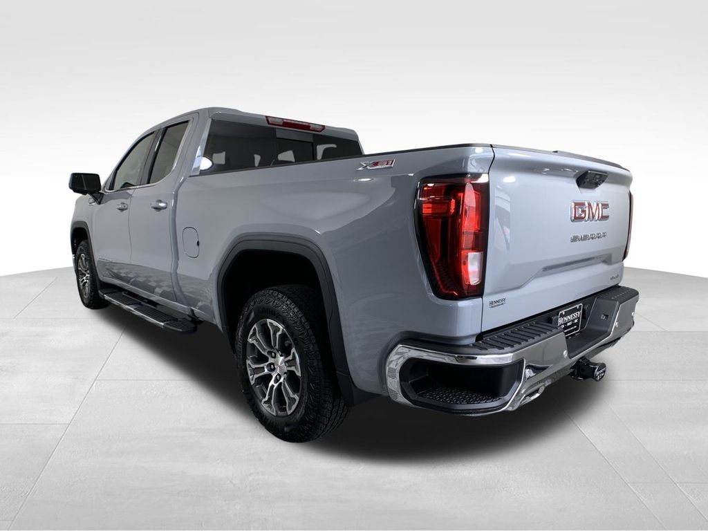 2024 GMC Sierra 1500 SLE 3