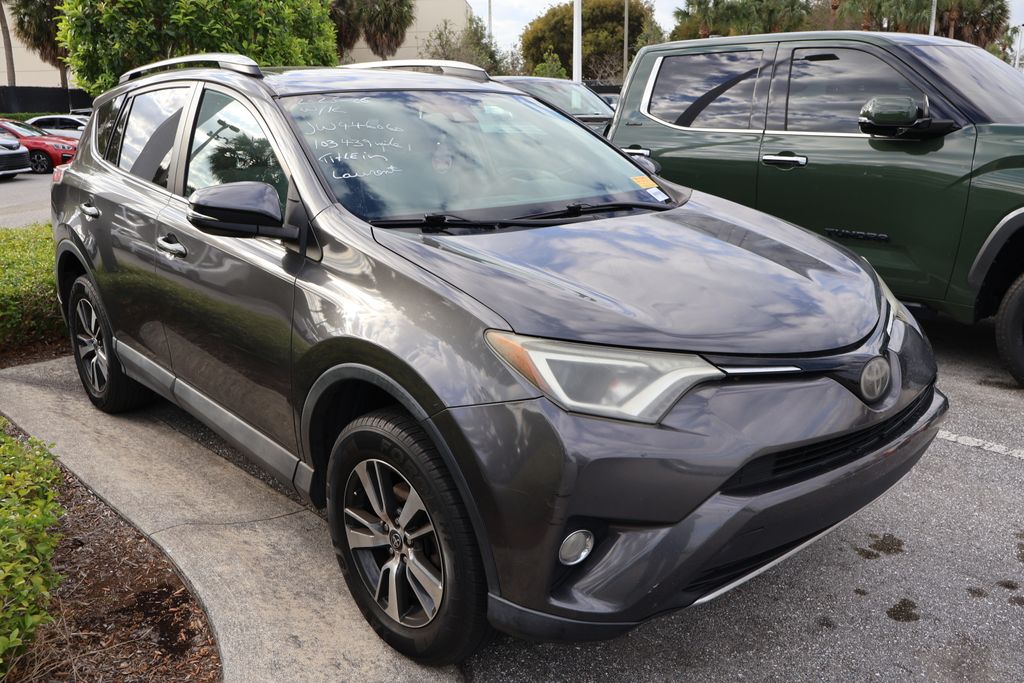 Thumbnail: 2018 Toyota RAV4 - 6