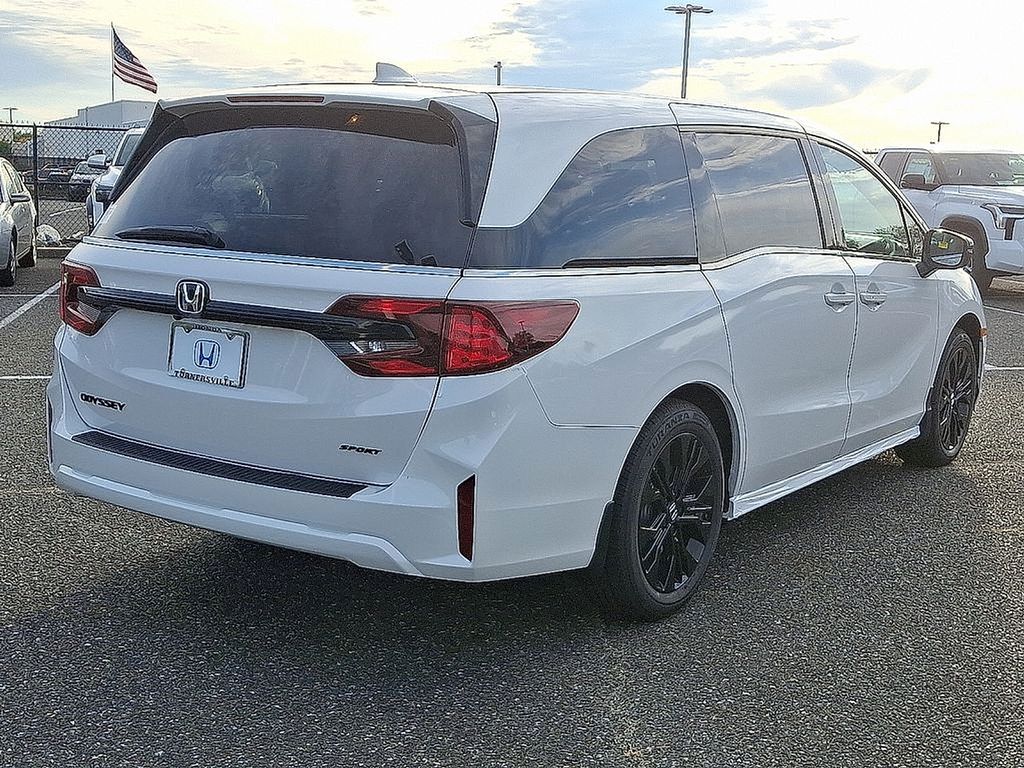 Thumbnail: 2026 Honda Odyssey - 4