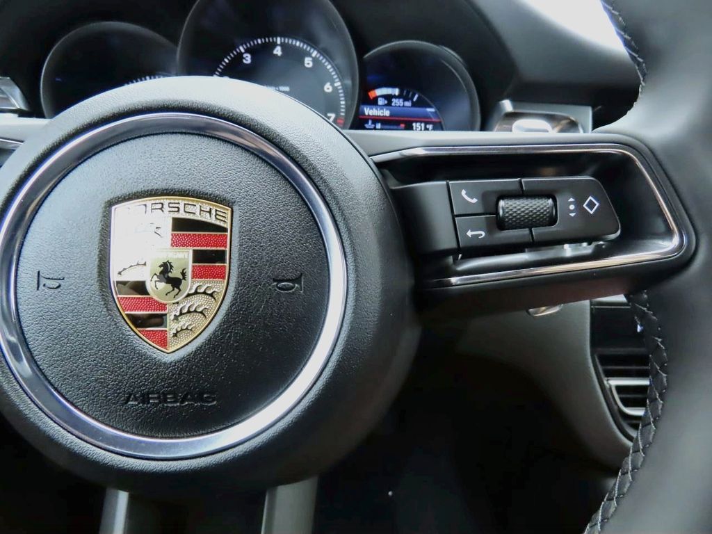 Thumbnail: 2025 Porsche Macan - 14
