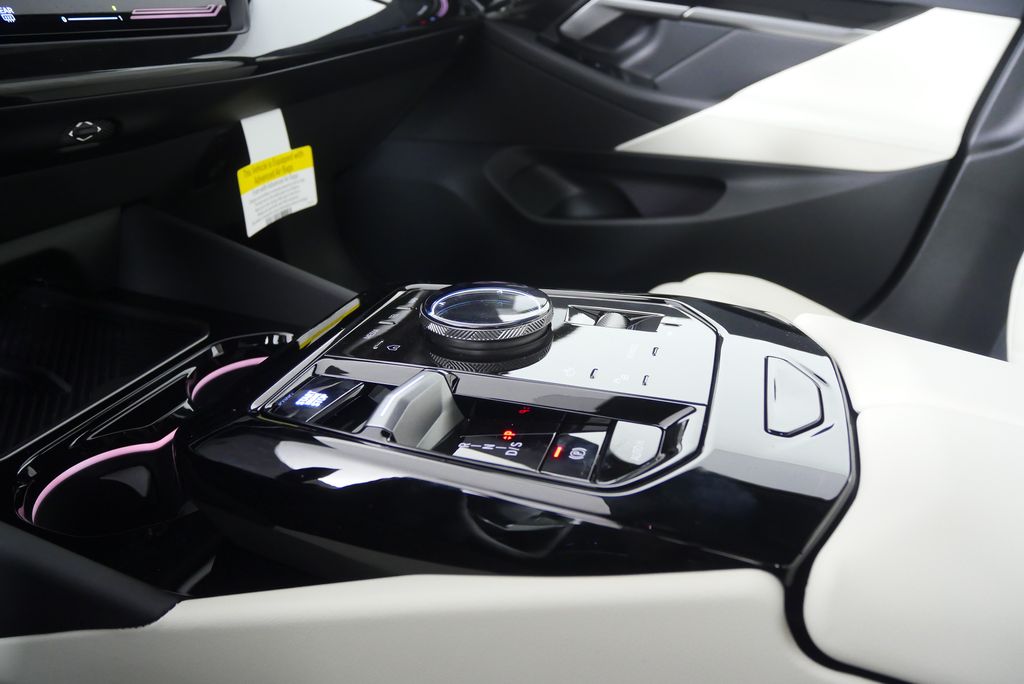 Thumbnail: 2026 BMW 5 Series - 23