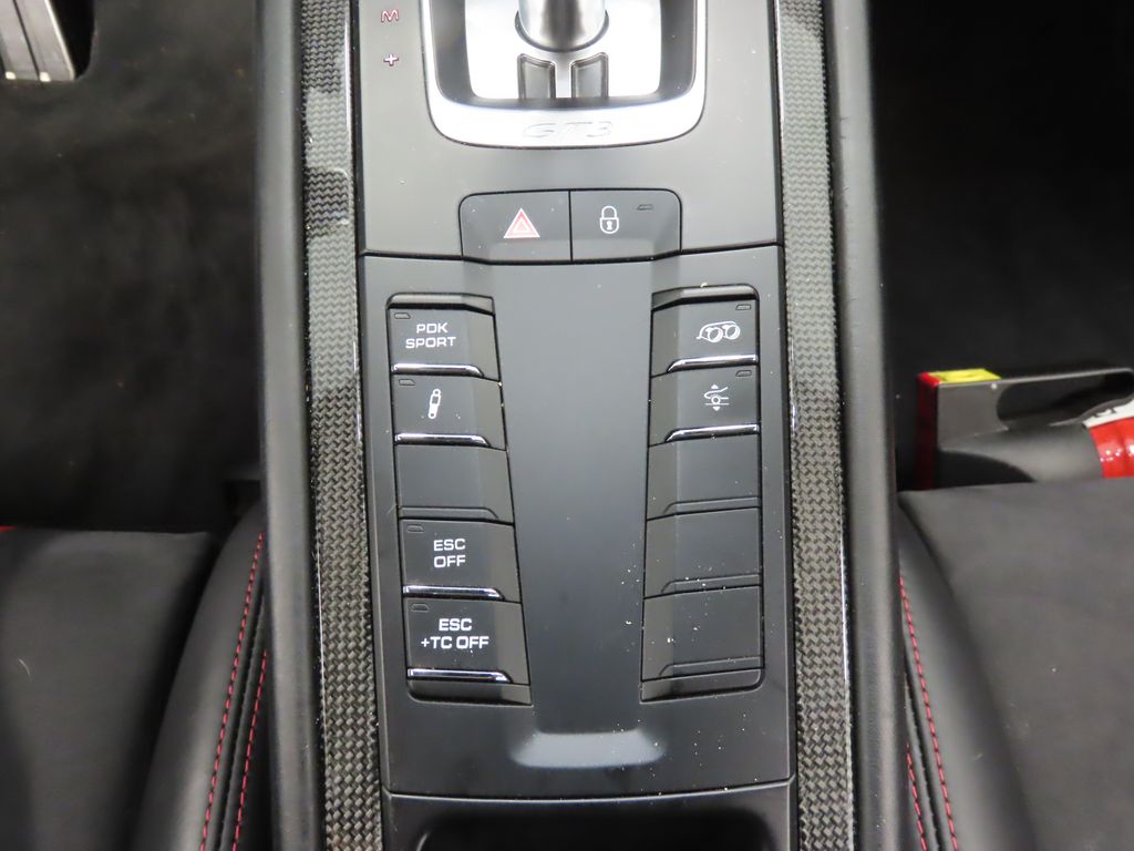 Thumbnail: 2018 Porsche 911 - 27