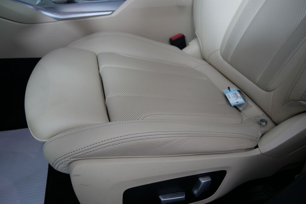 2022 BMW 3 Series 330i xDrive 9