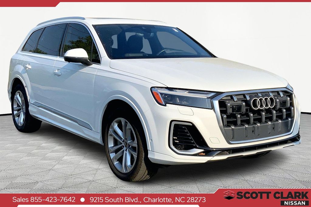 2025 Audi Q7 55 Premium Plus