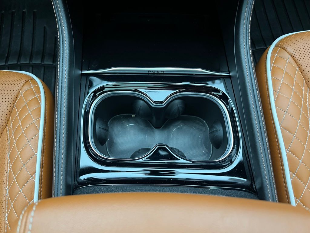 Thumbnail: 2024 Chrysler Pacifica - 17