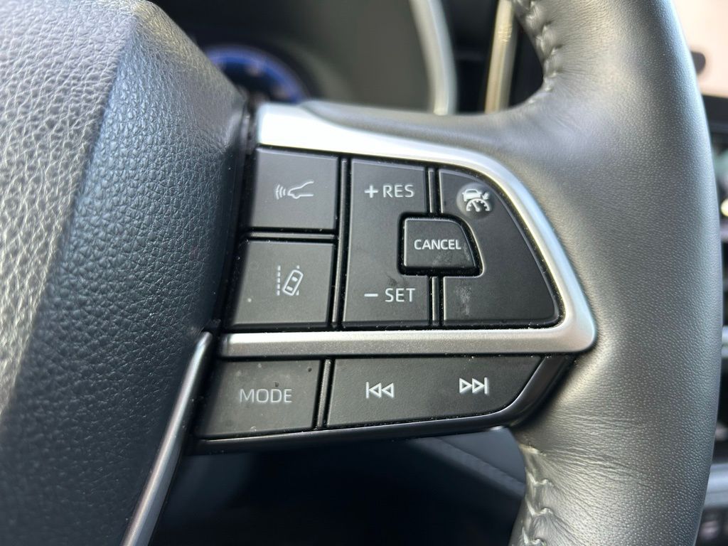 Thumbnail: 2024 Toyota Highlander - 20