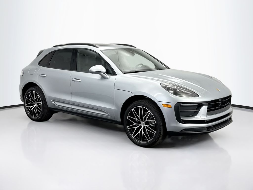 Thumbnail: 2026 Porsche Macan - 9