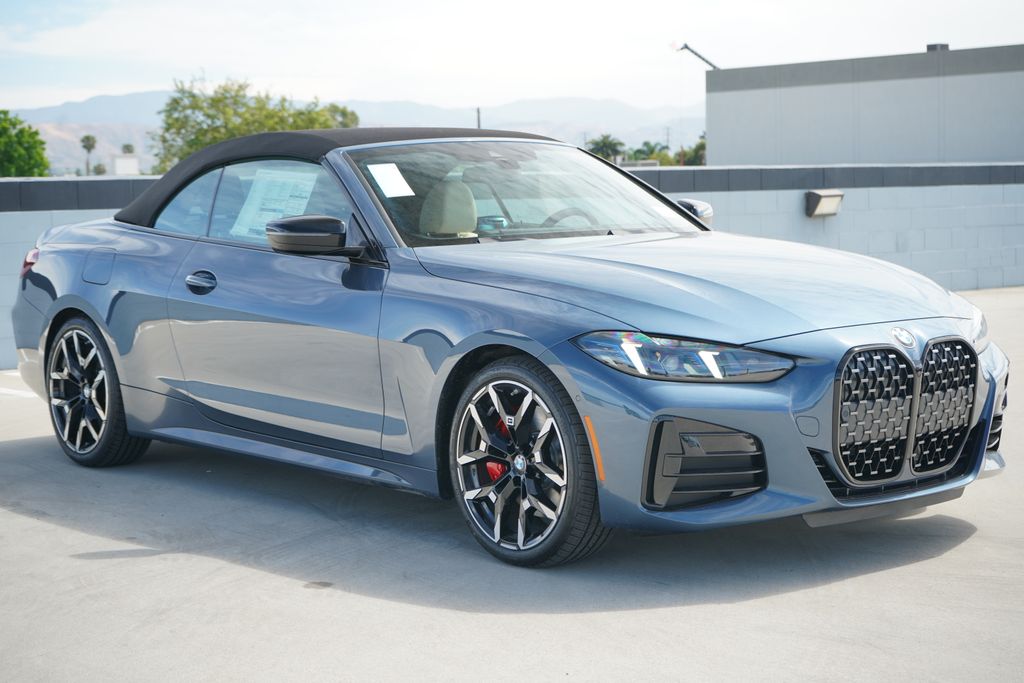 Thumbnail: 2026 BMW 4 Series - 4