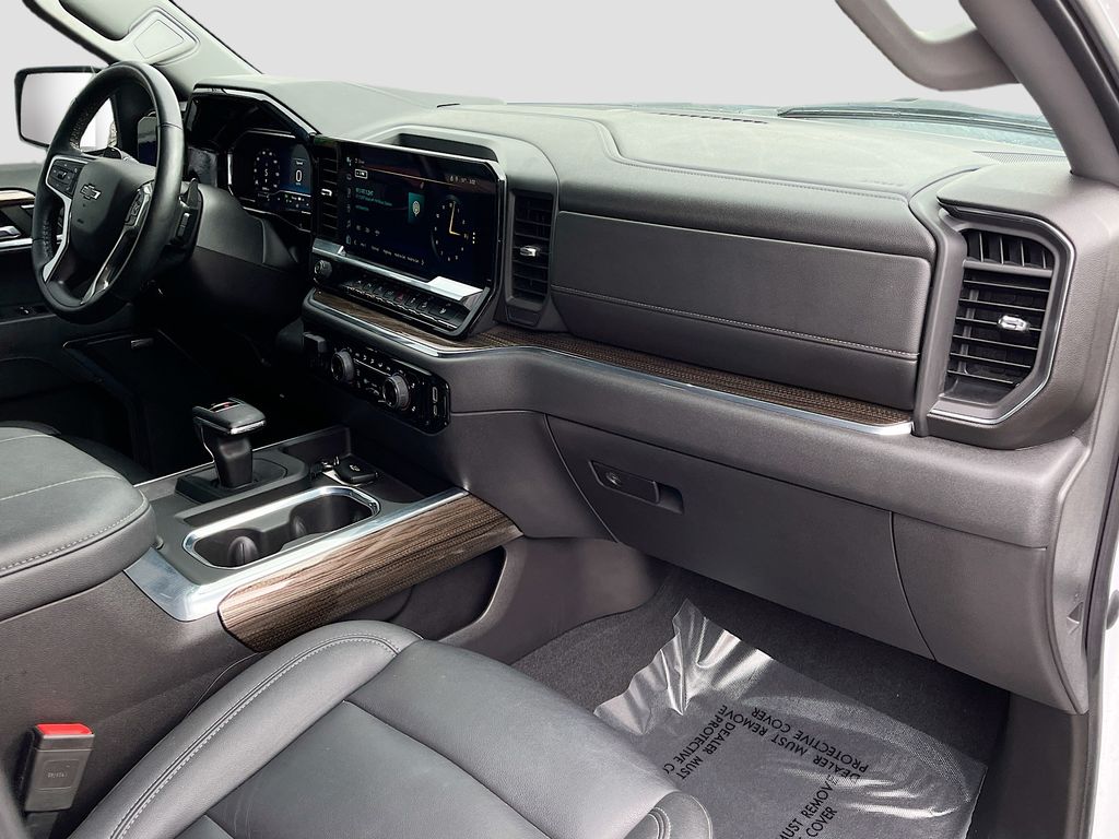 Used 2024 White Chevrolet LT Trail Boss image 30