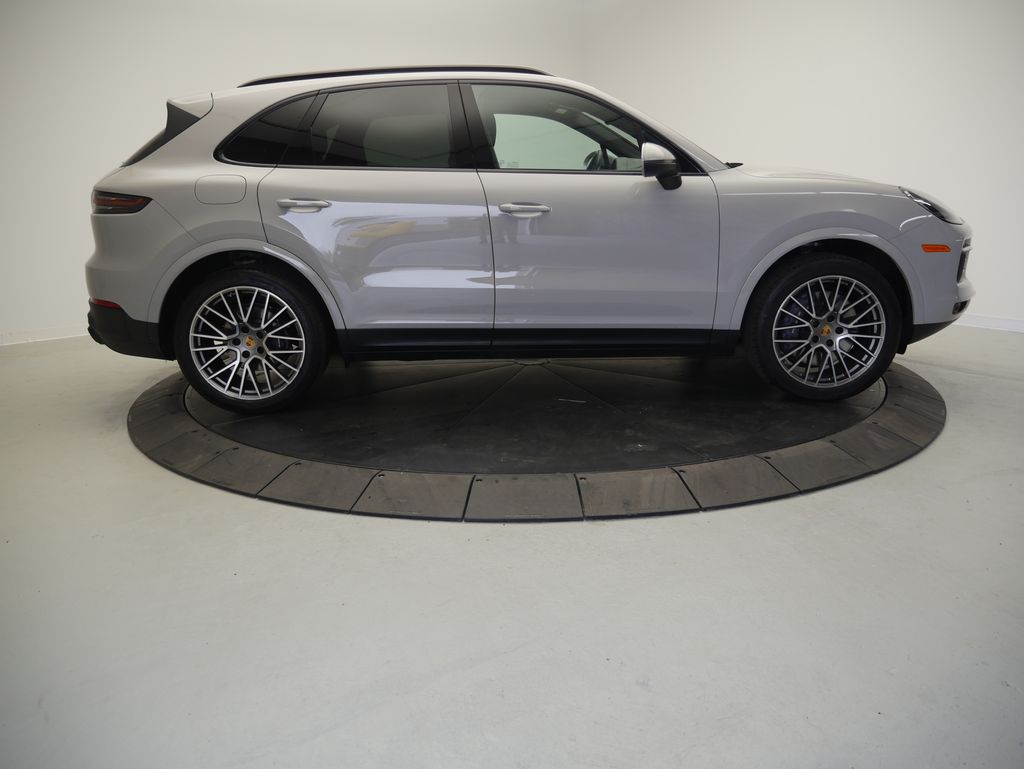 Thumbnail: 2023 Porsche Cayenne - 8