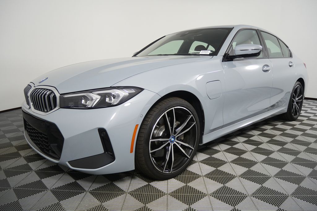 Thumbnail: 2024 BMW 3 Series - 8