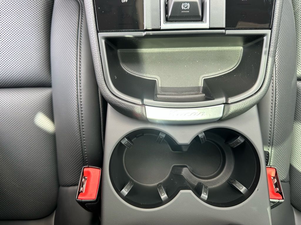 Thumbnail: 2026 Porsche Macan - 28