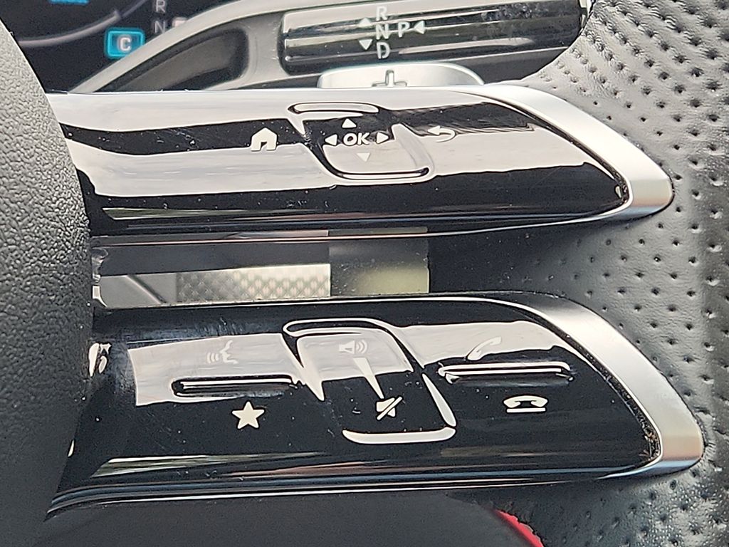 Thumbnail: 2023 Mercedes-Benz C-Class - 22