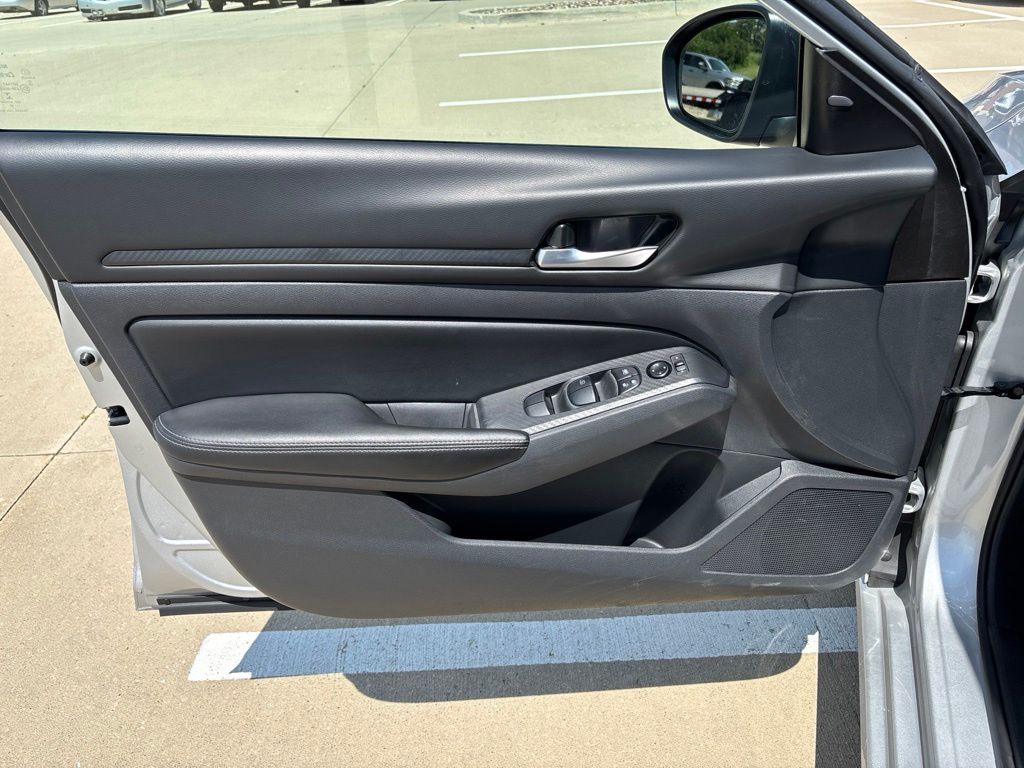 Used 2025 Nissan Altima Sedan