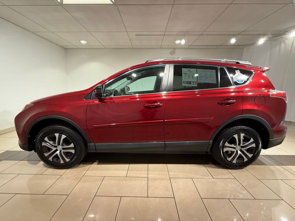 Thumbnail: 2018 Toyota RAV4 - 2