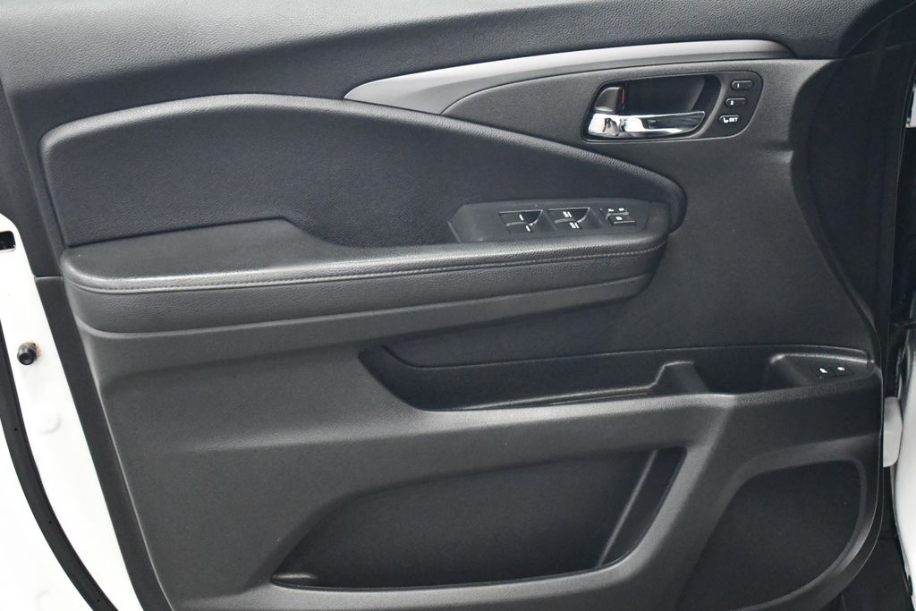 Thumbnail: 2022 Honda Pilot - 15