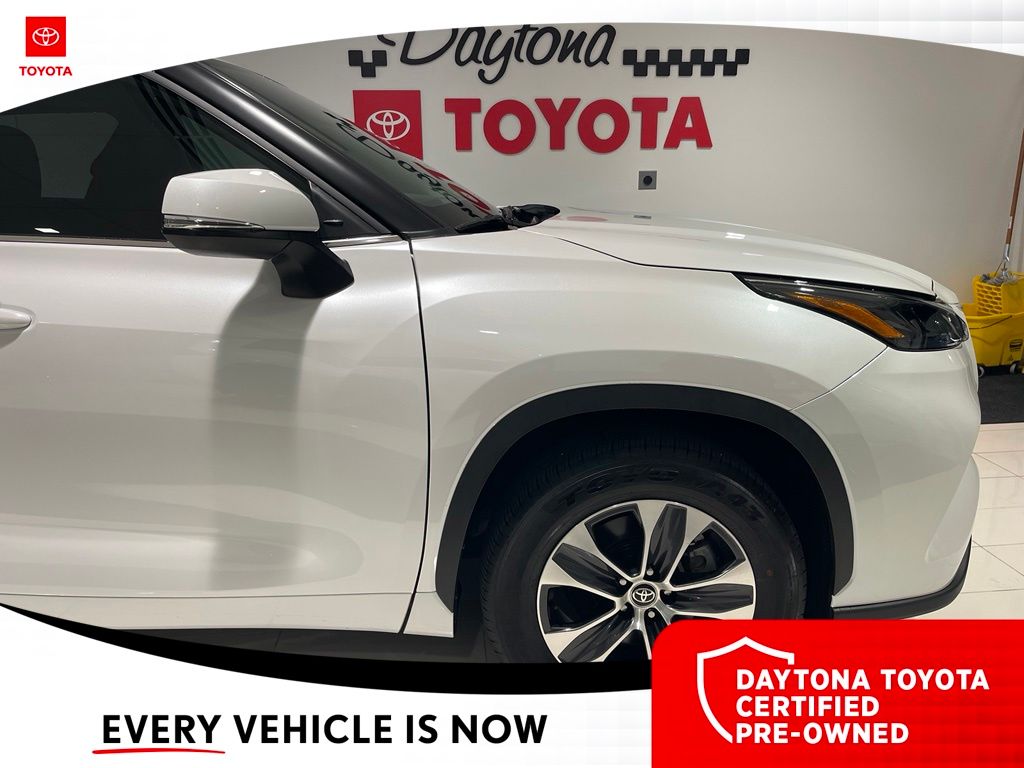 Used 2025 Toyota Highlander SUV