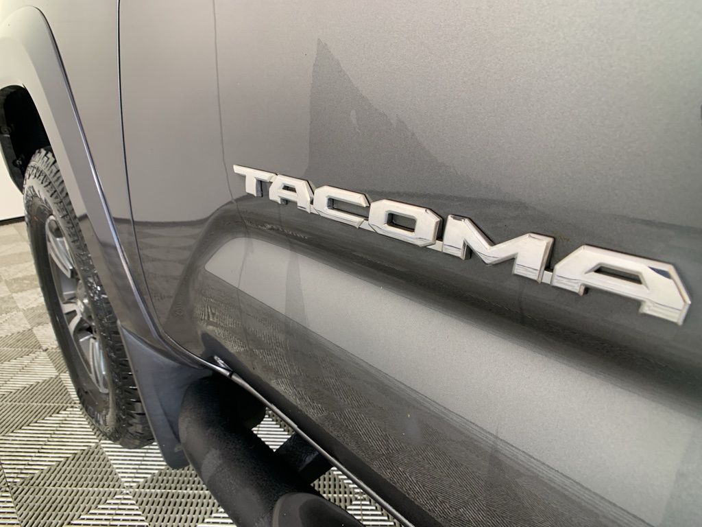 2019 Toyota Tacoma TRD Sport 14