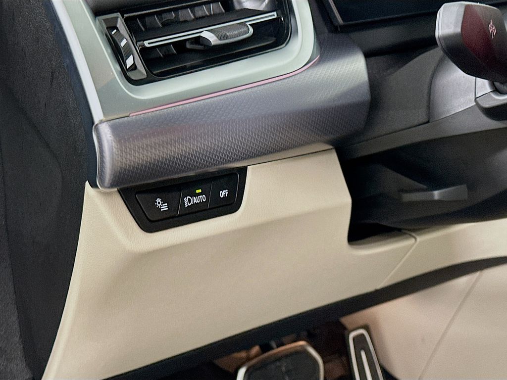 Thumbnail: 2025 BMW X1 - 10