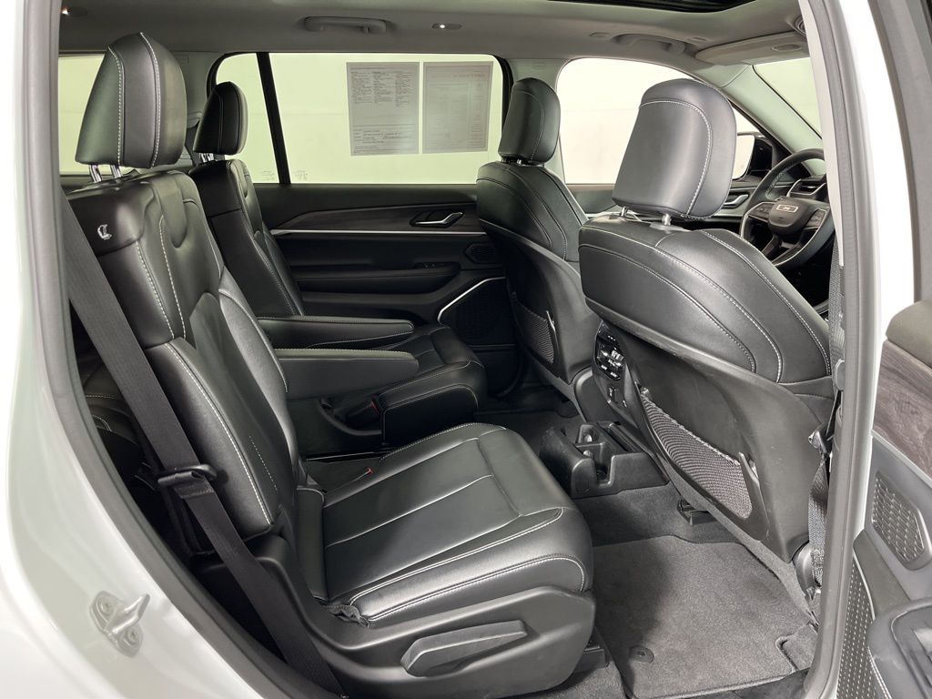2023 Jeep Grand Cherokee L Limited Edition 8