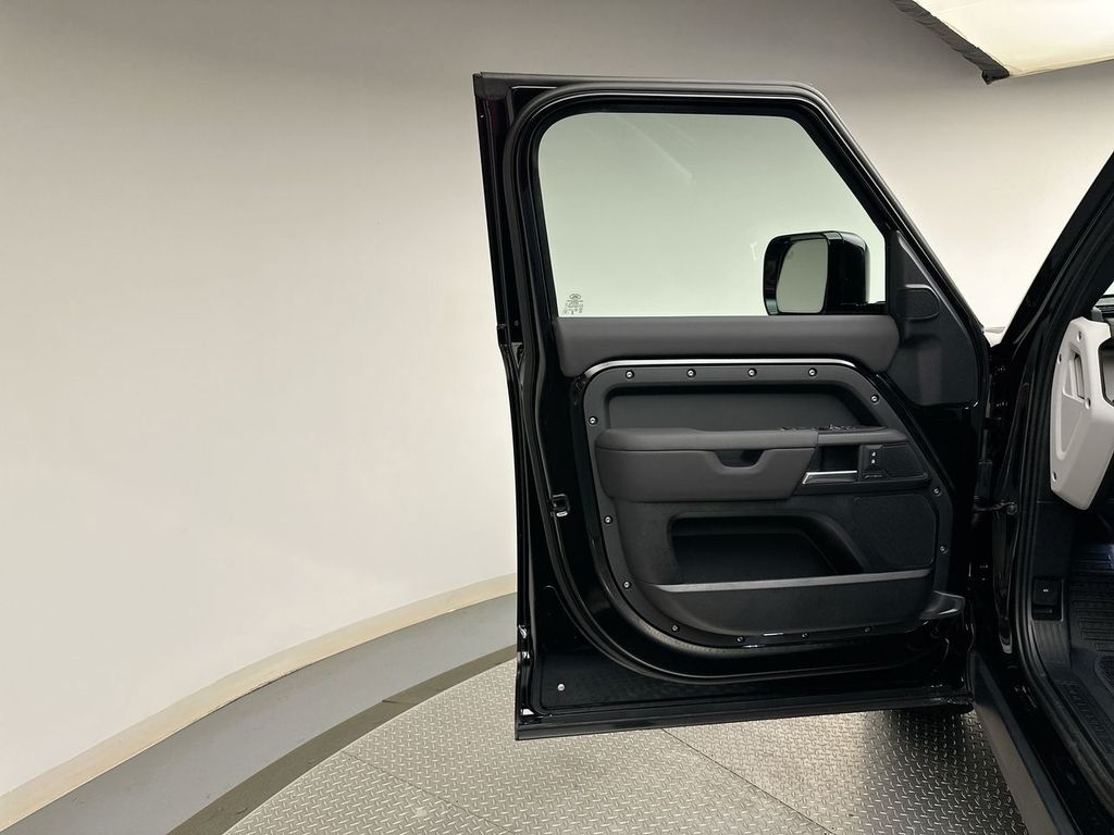 Thumbnail: 2026 Land Rover Defender - 9