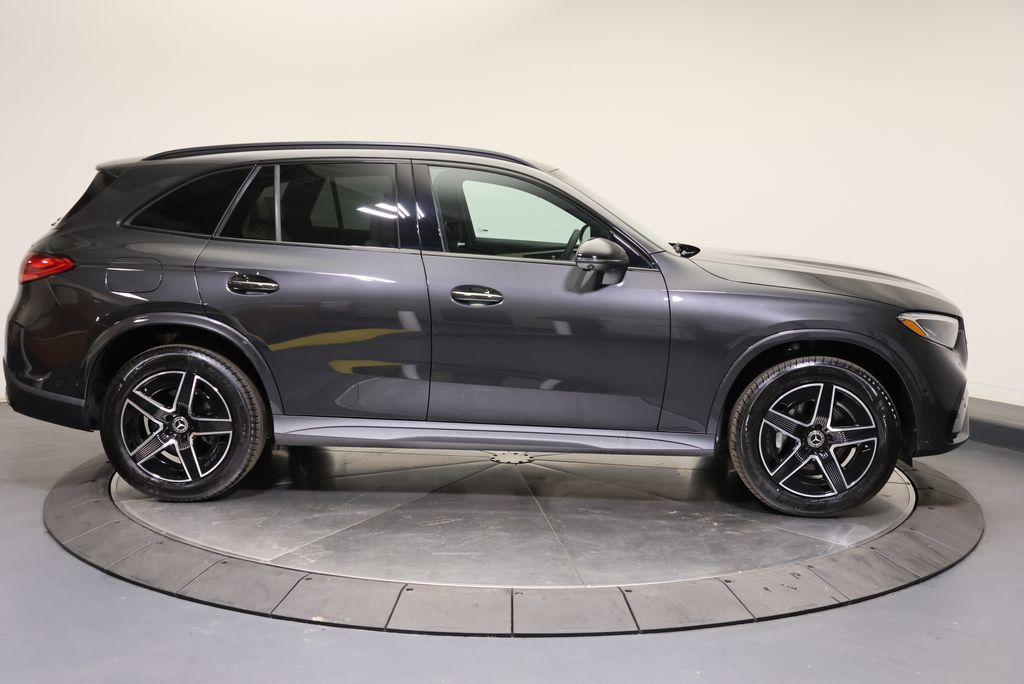 Thumbnail: 2027 Mercedes-Benz GLC - 8