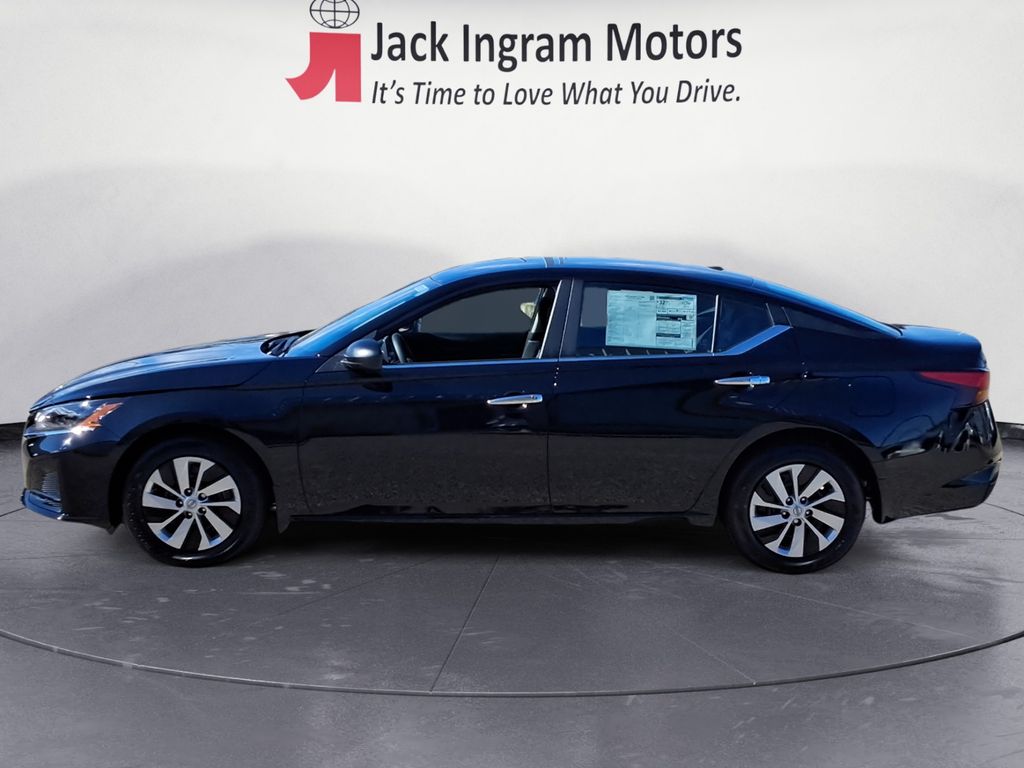 used 2025 Nissan Altima car