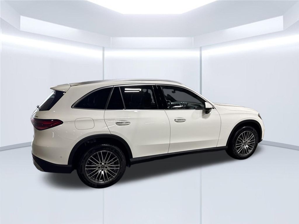 Thumbnail: 2027 Mercedes-Benz GLC - 6