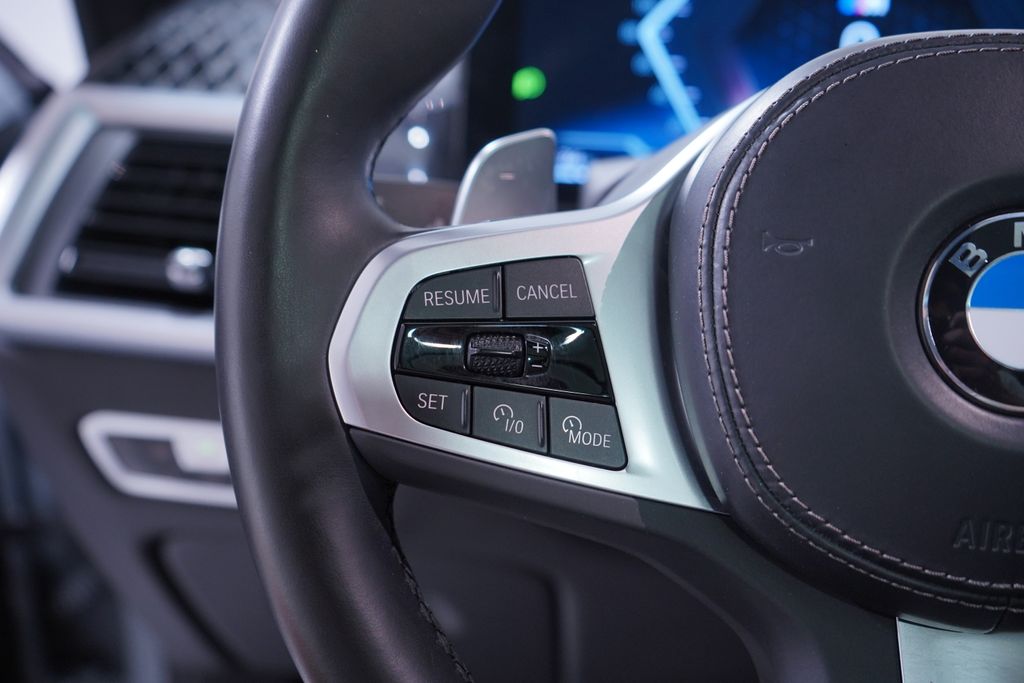 Thumbnail: 2023 BMW X7 - 21