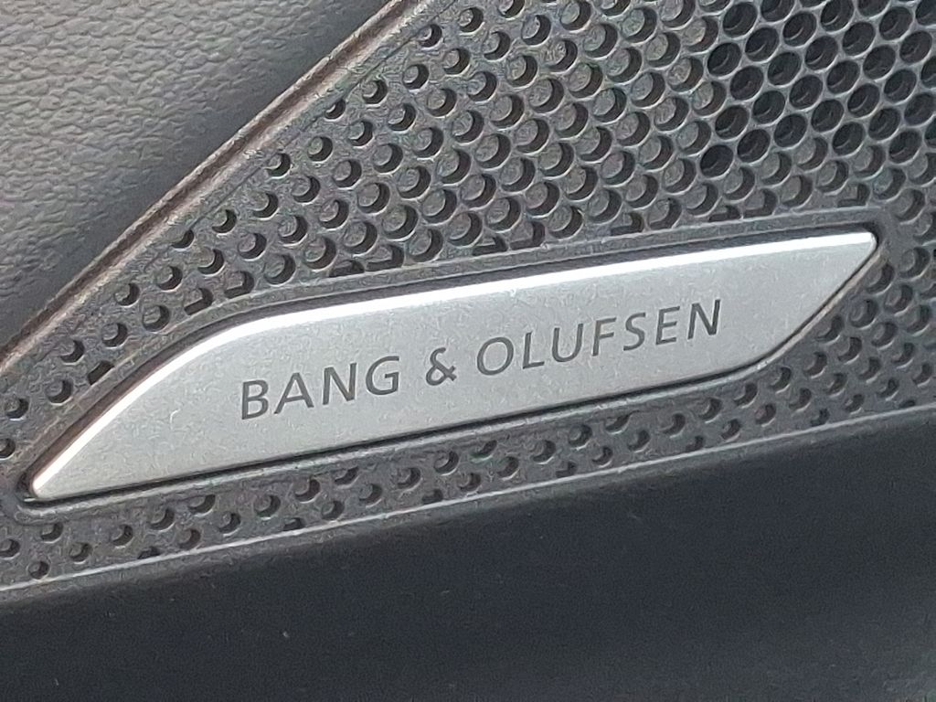 Thumbnail: 2025 Audi e-tron S - 25