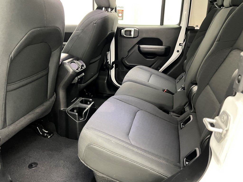 Thumbnail: 2020 Jeep Gladiator - 16