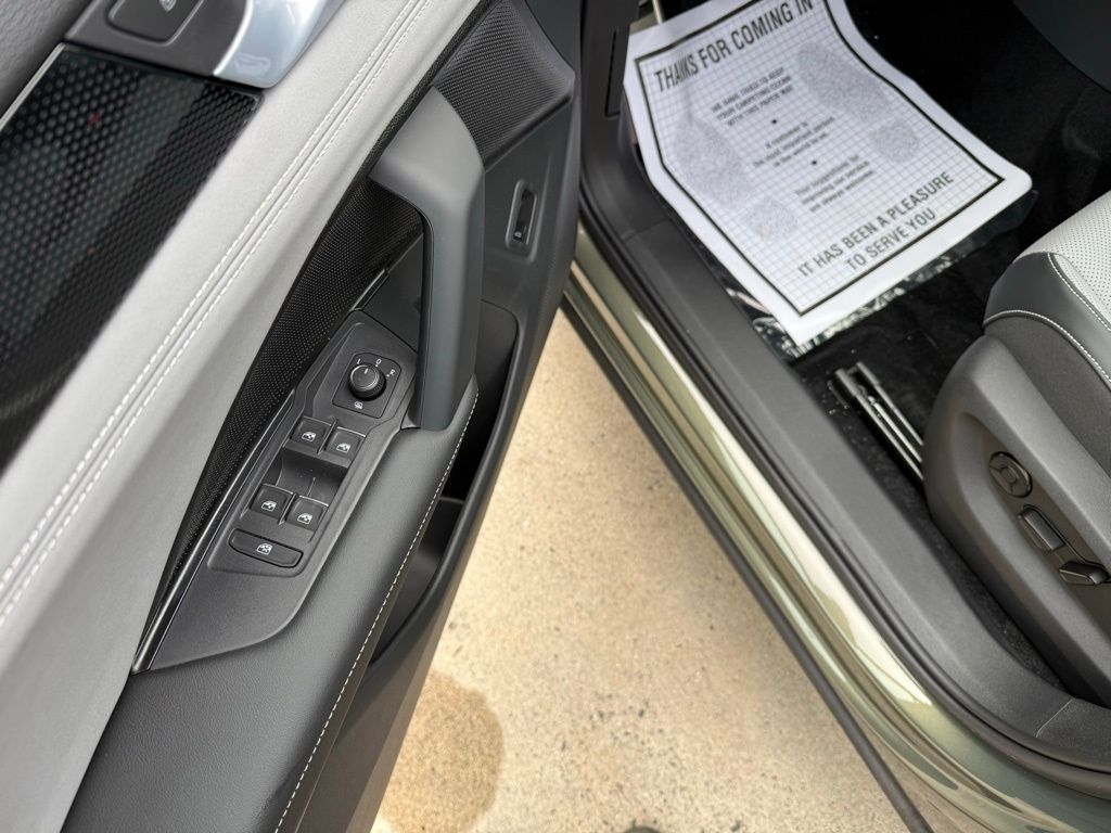 New 2026 Green Volkswagen 2.0T SE R-Line Black image 21