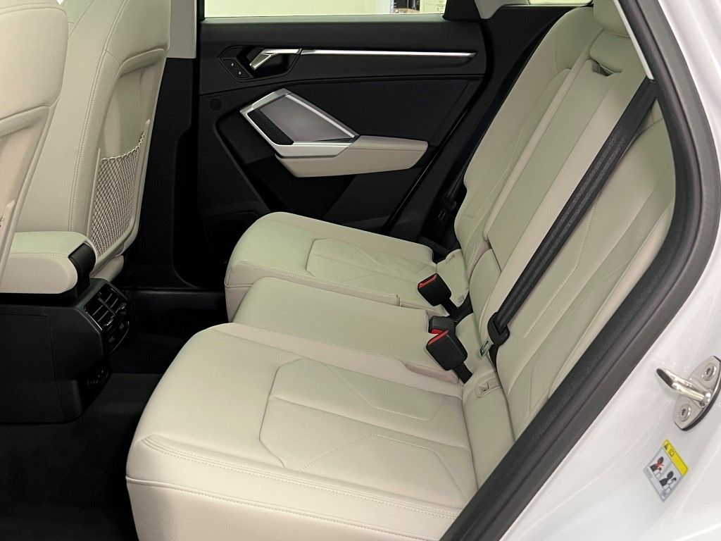 Thumbnail: 2025 Audi Q3 - 24