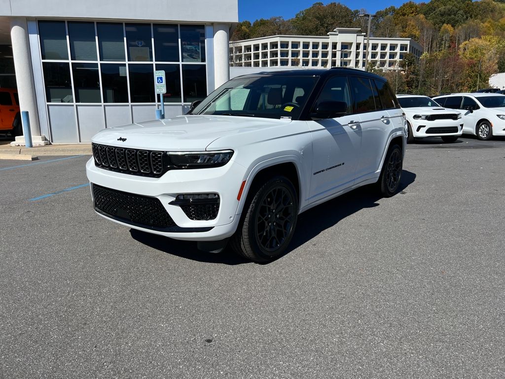 new 2025 Jeep Grand Cherokee car, priced at $57,990