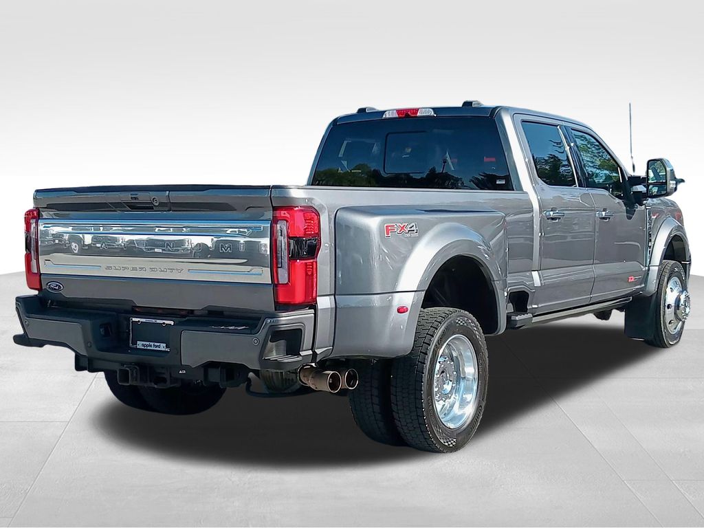 2025 Ford F-450 Super Duty Platinum