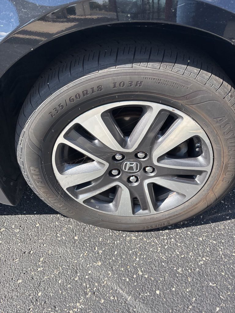 2015 Honda Odyssey Touring Elite photo 9