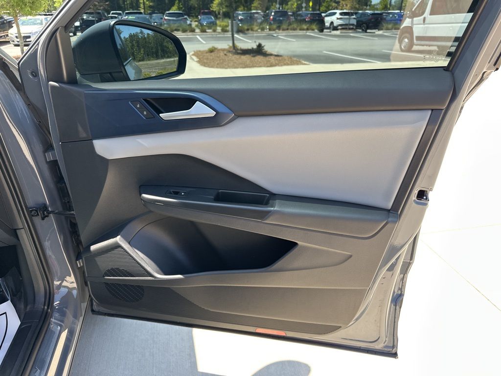 2022 Gray Volkswagen Taos 1.5T SE FWD SUV